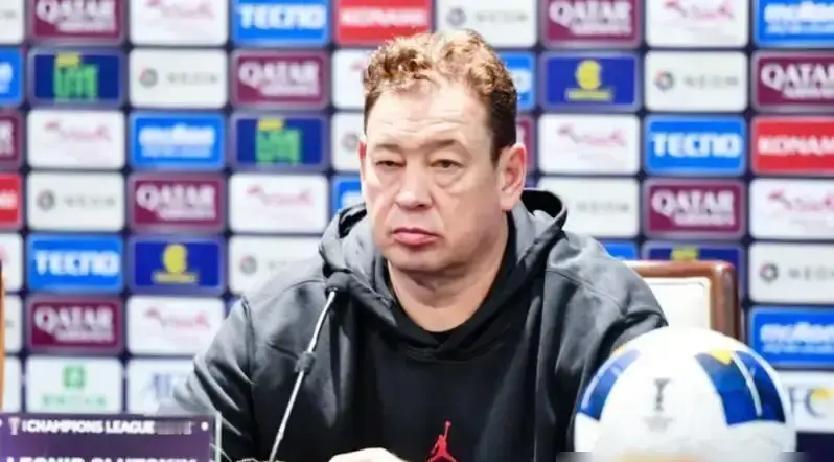 申花放弃巴西前锋，竟是因为两年前一次手术？
 
医疗报告显示他右膝半月板被切过一