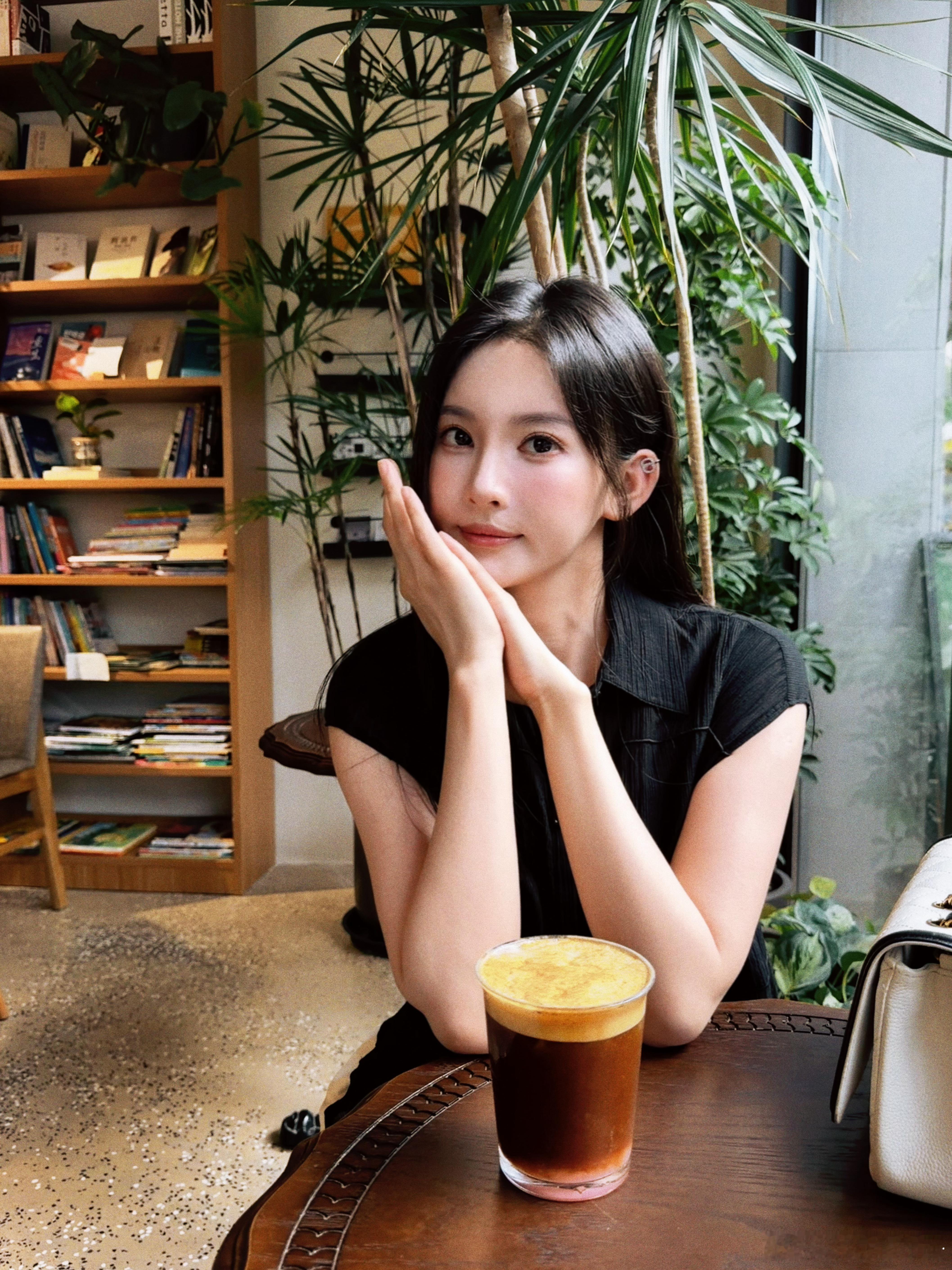 豆包请帮我绑定一个万人迷系统 