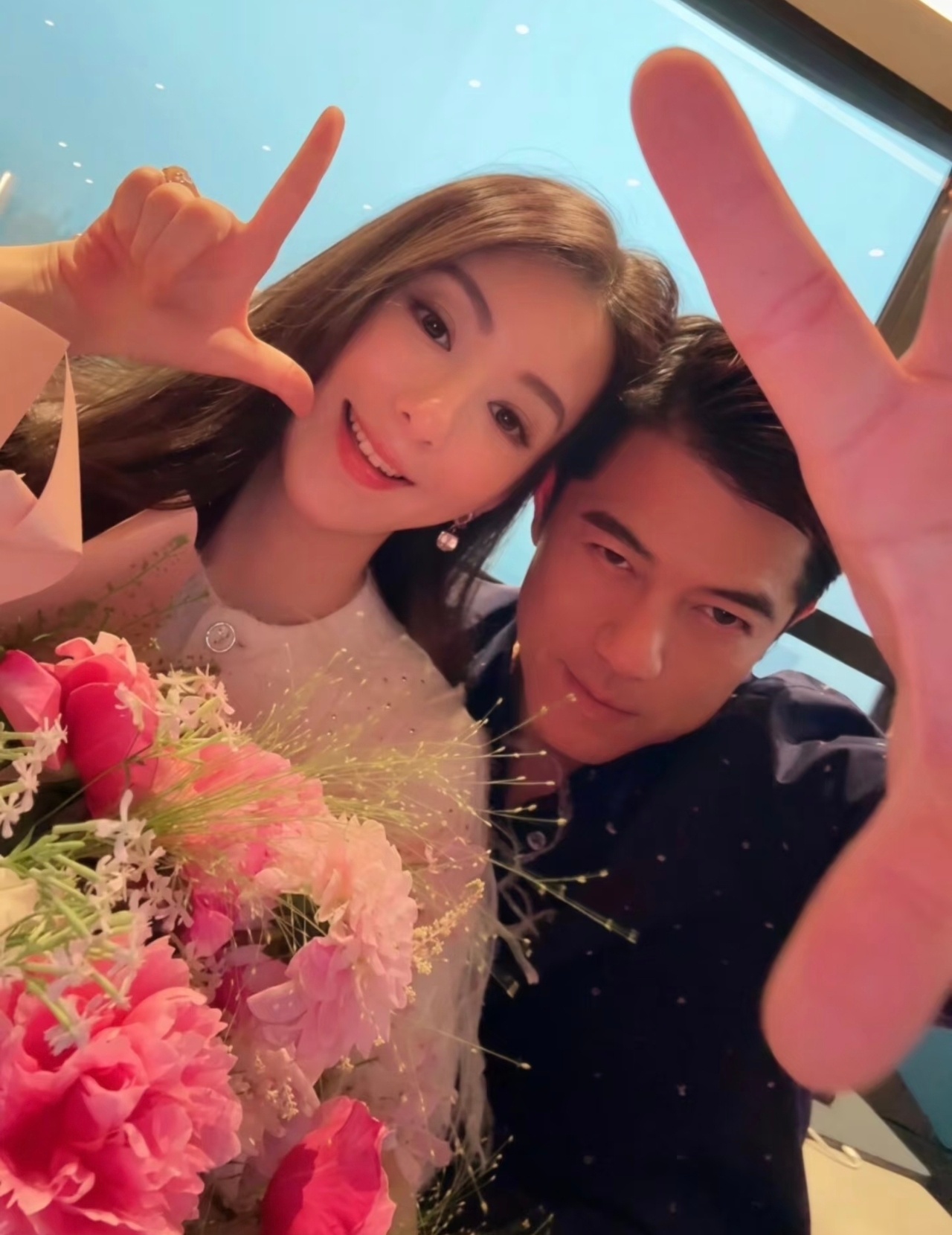 方媛给郭富城抬头纹磨皮果然爱情不分年龄，美颜不分男女谁都想把最好的一面呈现给大家