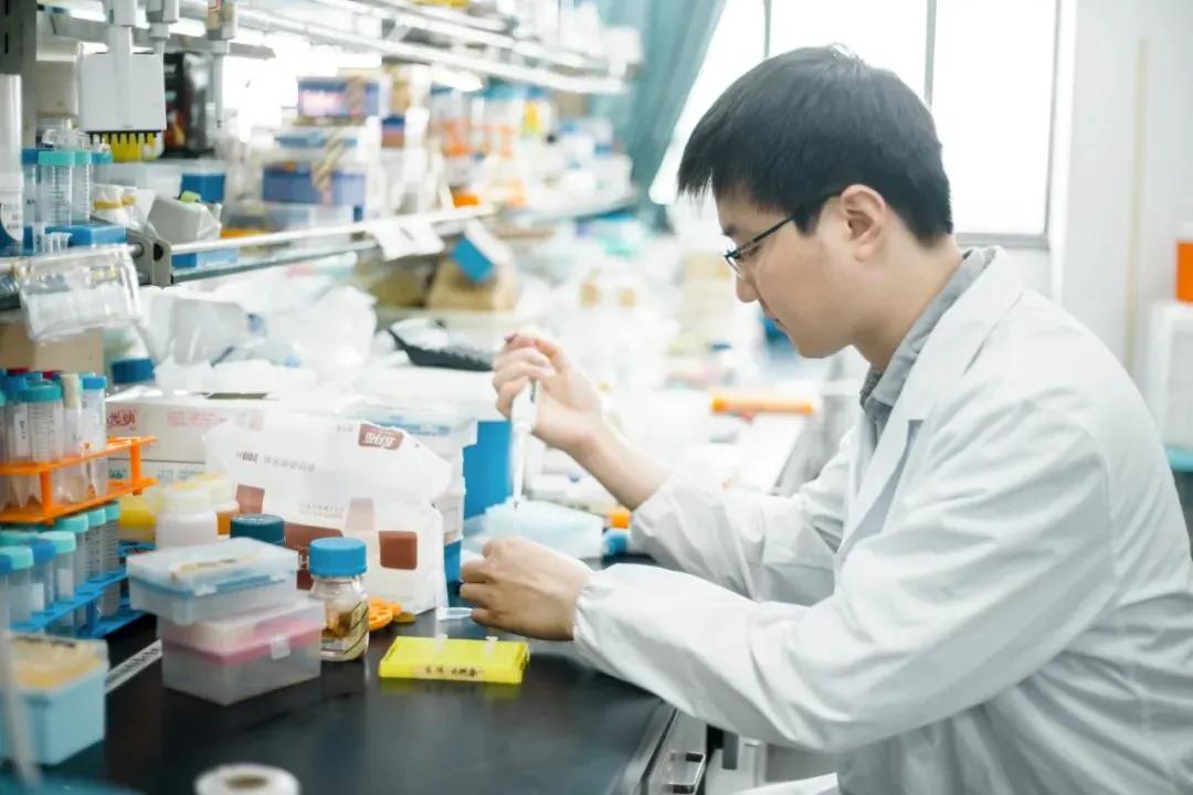 今日，大学，大学生，面对未来，必须去主动做事儿，主动改变！

这几天，全国307