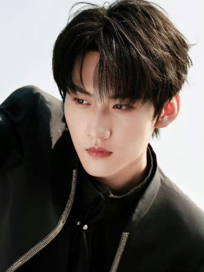 周柯宇声比人先碎了 哇！周柯宇分手哭戏配音，声比人先“决堤成河”，那带着哭的祈求