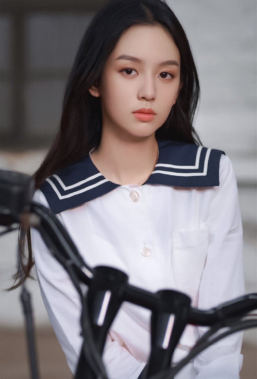 网友评选淡颜系女星TOP10淡颜五官柔和耐看，氛围感一绝1.刘亦菲 2.刘诗诗 