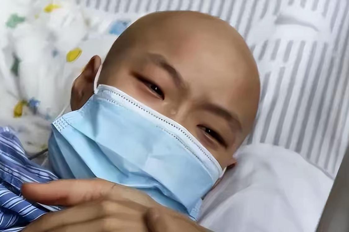 读完之后，为这个90后姑姑点个赞！

9岁菲菲患血癌，生母拒接电话：“孩子死活跟