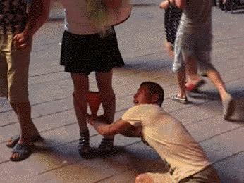 究极华丽精装追女仔！吾不如也！
追女资料 都市酷飒女主