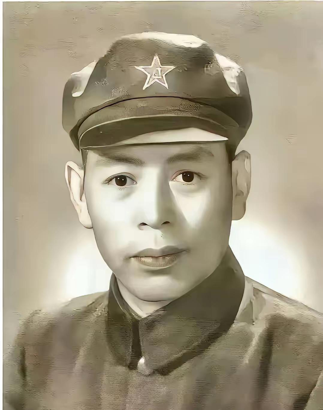 1932年的上海，白色恐怖像化不开的浓雾裹着整座城，警车的鸣笛声时不时划破死寂的