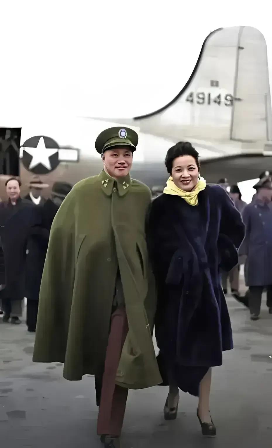 宋美龄并不美！老照片太实在了，这才是真实的蒋介石和宋美龄！大家别再被电视剧里的美