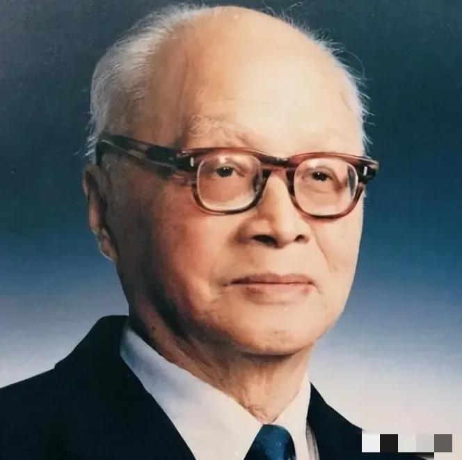 1960年，苏联icon违约，召回了在华科学家。临走时，一苏联专家悄悄告诫核研所