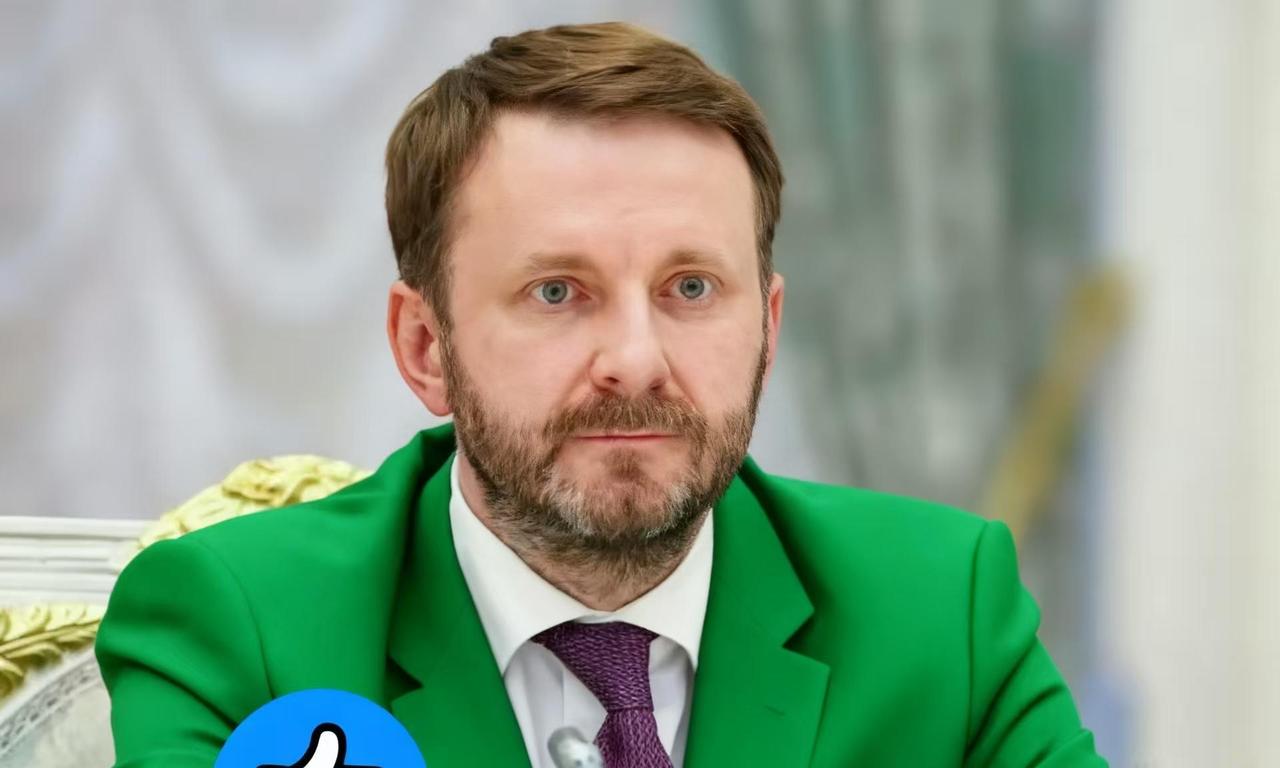 快讯！快讯！
 
俄罗斯总统普京宣布了！
 
11月4日，普京签署委任令，由奥列