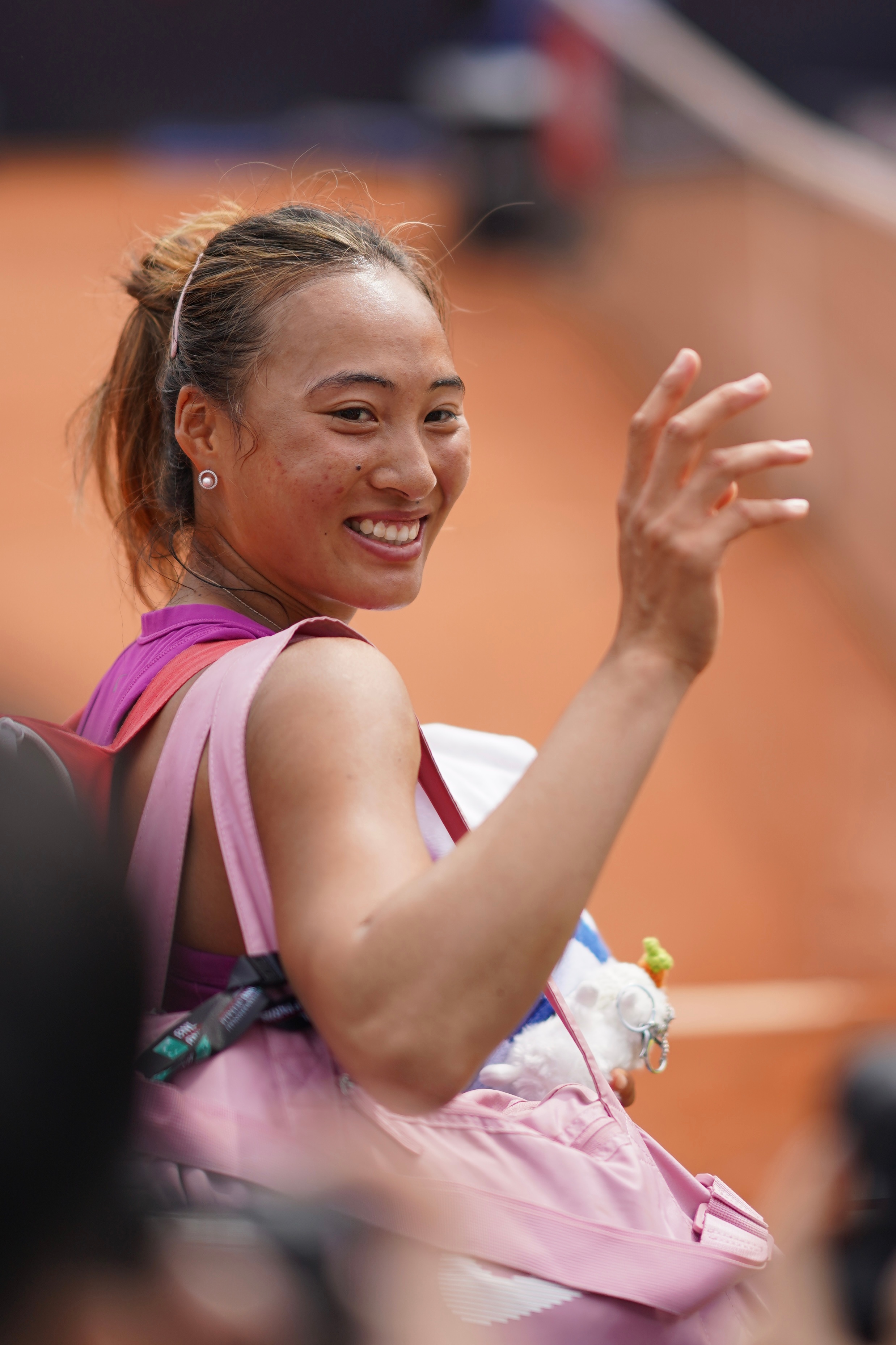 过去12个月网坛收入郑钦文第6 体育媒体Sportico公布了过去12个月收入最