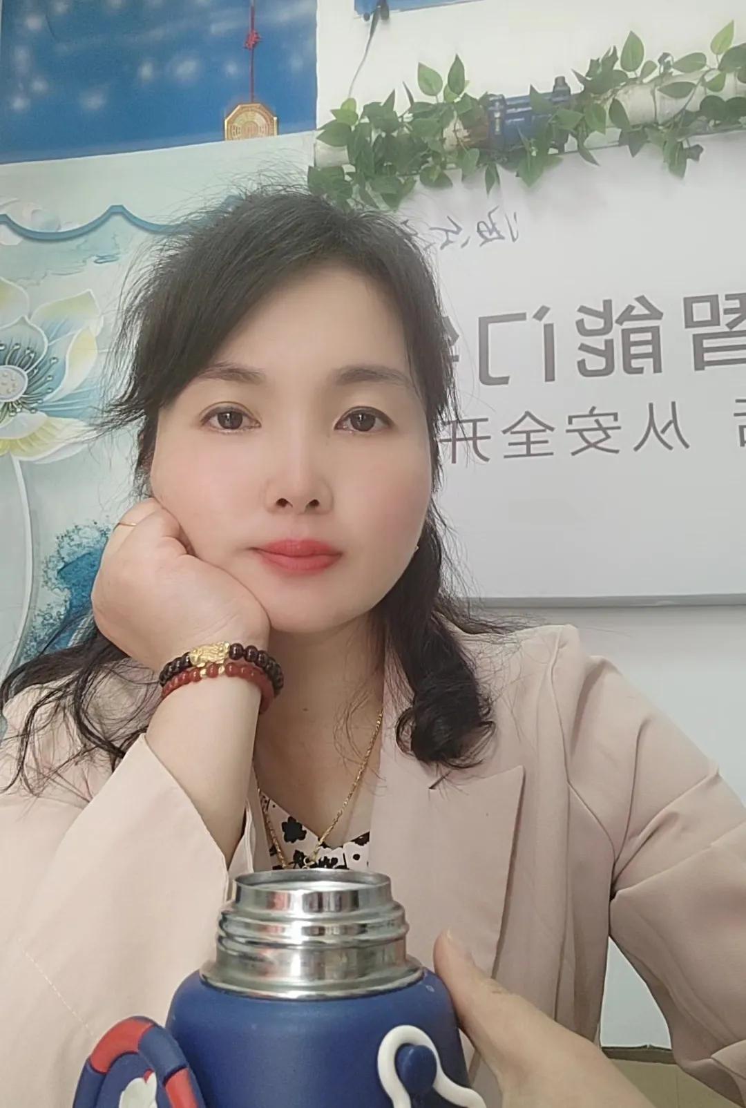 我是81年的，我老说今年自己45了，我妈不让我这么说，说我把自己说老了，可我心态