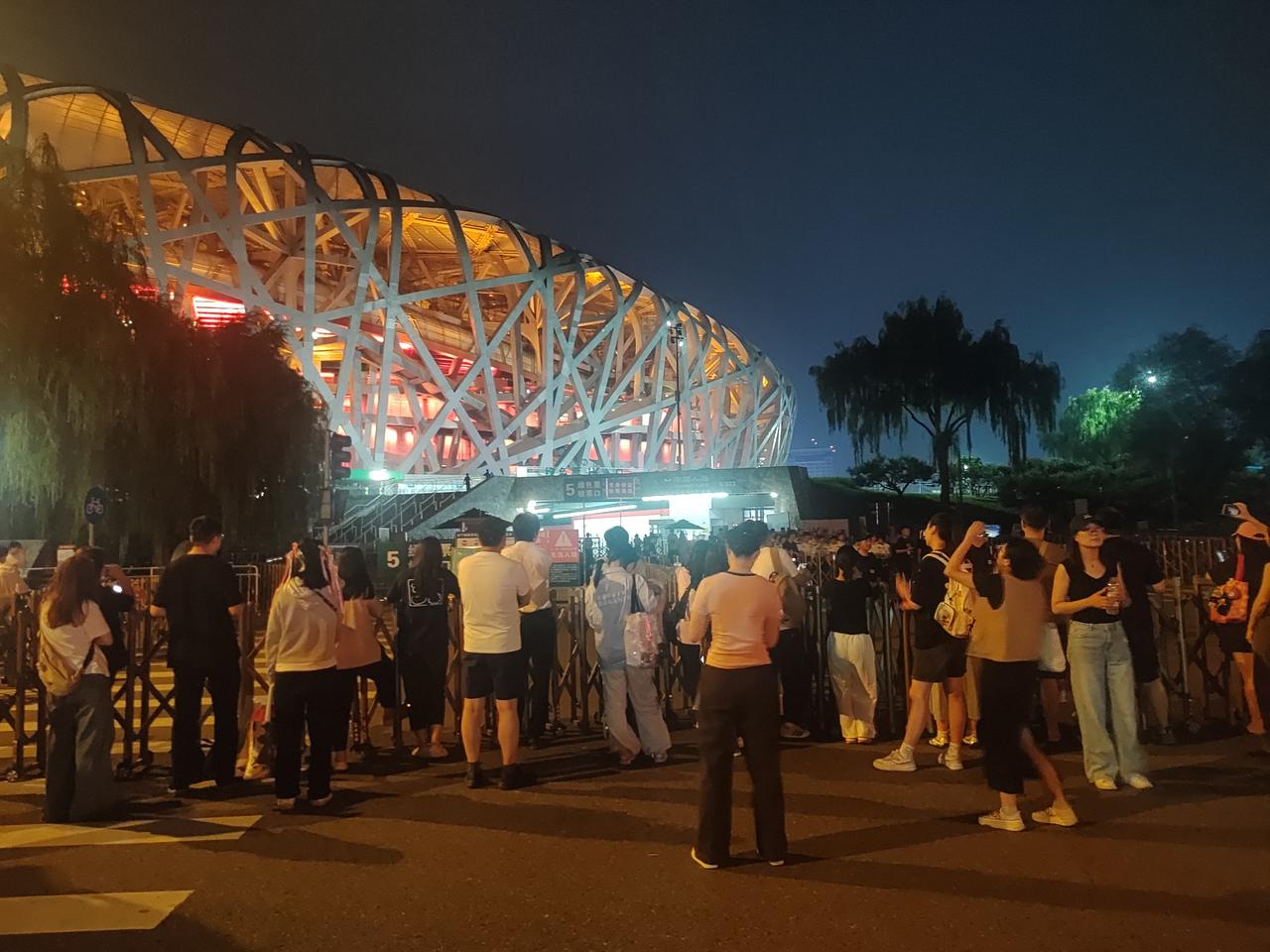 在鸟巢的周杰伦演唱会

没想到

现场还有这么多的粉丝

周杰伦 周杰伦巡演城市