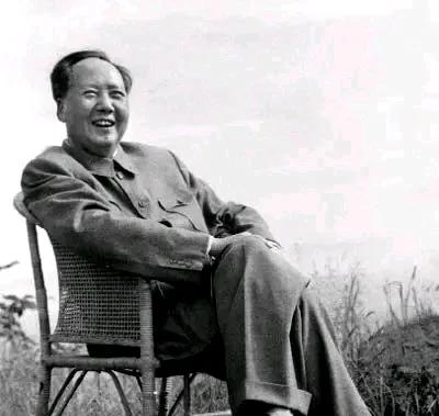 溥仪出狱后参观井冈山，当场闹笑话：这么多房子，难怪毛主席要来

1964年4月的
