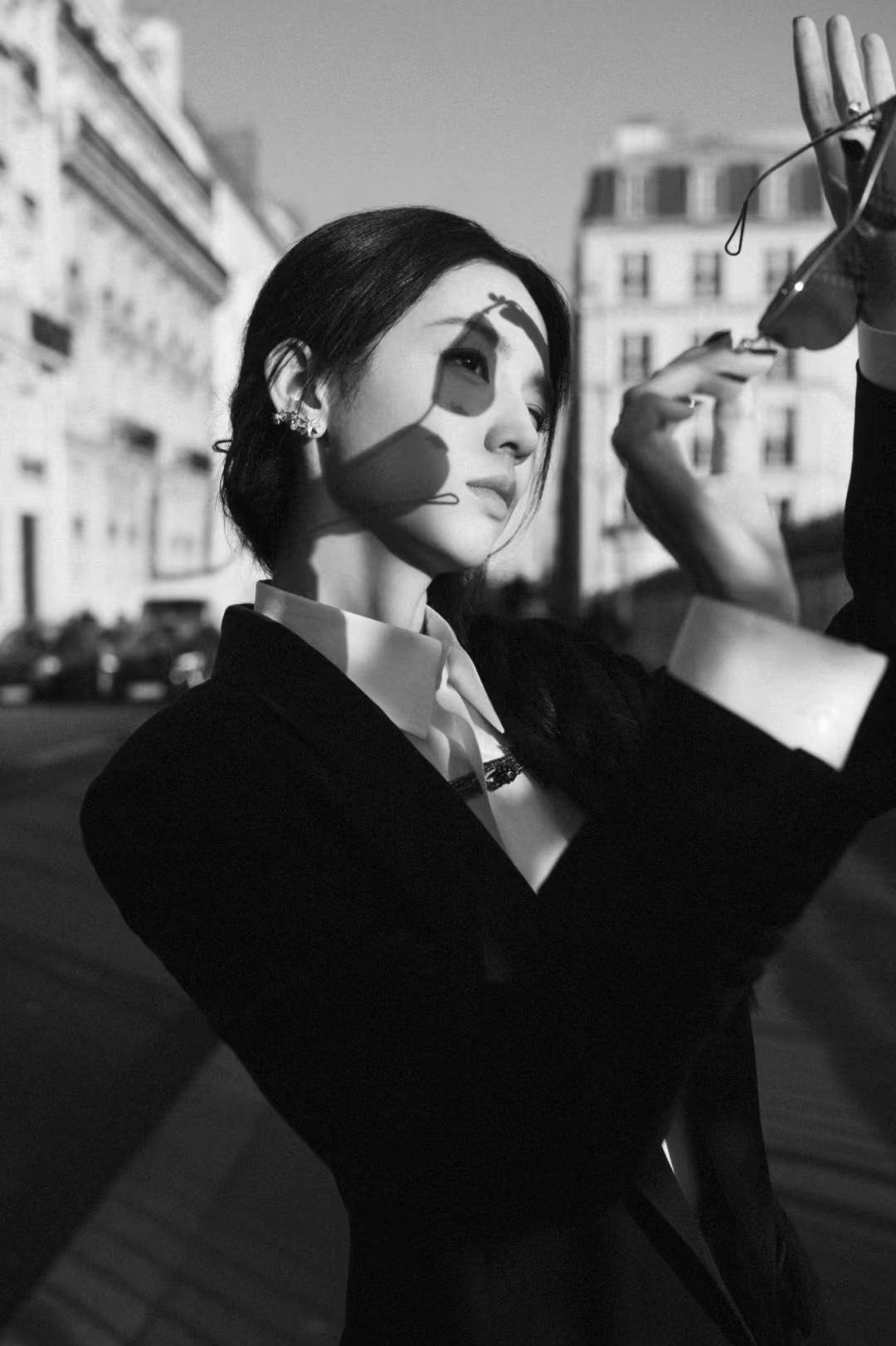 周也 巴黎时装周迪奥大秀即将入场