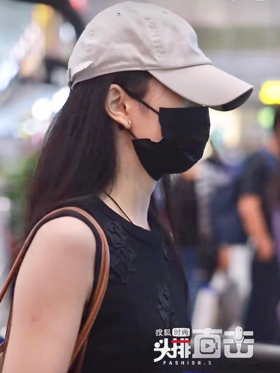 刘浩存有章子怡的服氛围感了，看起来很高级 ​​​