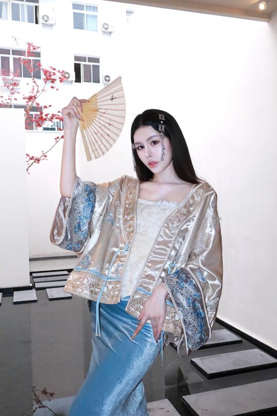 还得是苏州…艺术馆里吃龙虾