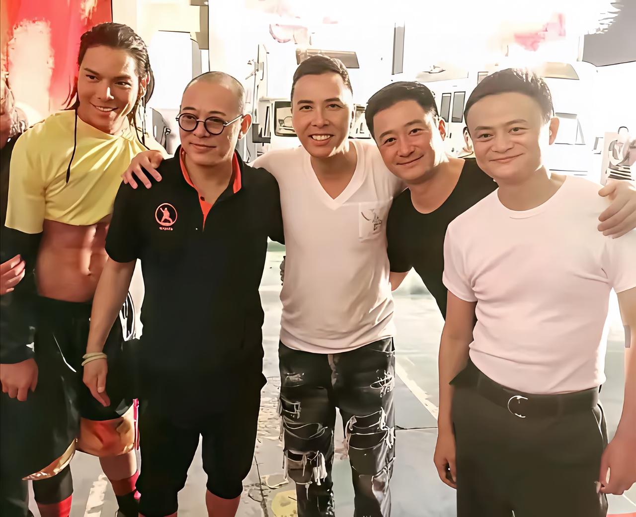 这几位都是武术爱好者，李连杰、甄子丹、吴京、向佐更是有真功夫，但在电影中马云才是