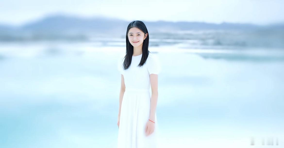 刘浩存海边蓝调梦回马小远刘浩存替马小远看了海 谁懂小红花影迷看到这组图的心情啊，