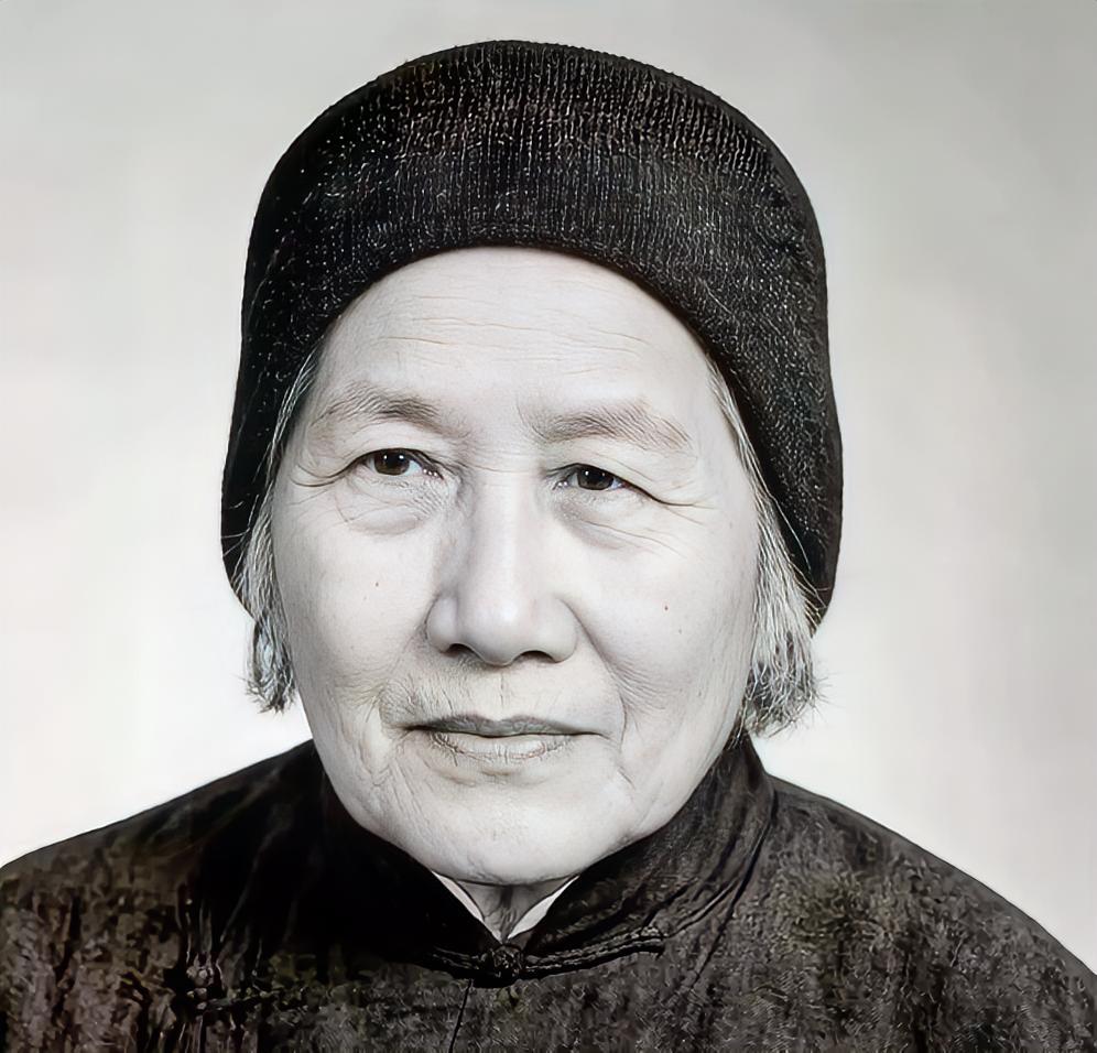 1862年，26岁的英王陈玉成被处死，士兵接到斩草除根的命令，20岁妻子揣婚书逃