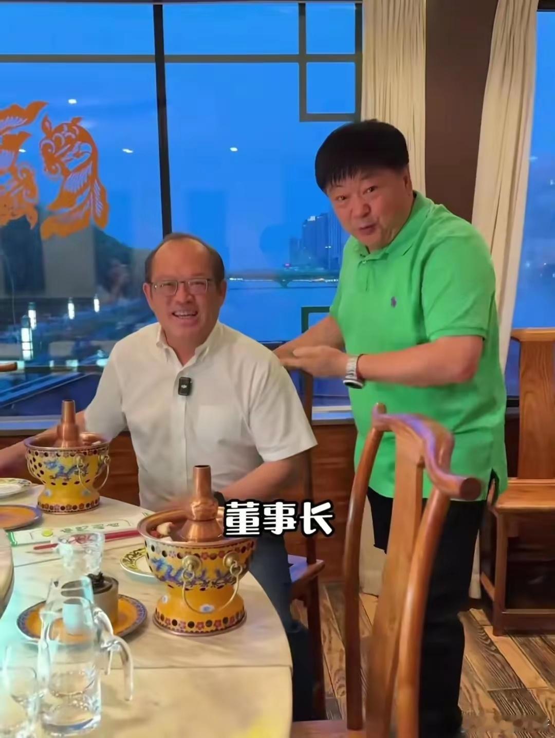 洪剑涛宴请老同学，嫌328元的牛肉太贵不舍的点 吃饭打广告惹争议 ​​​