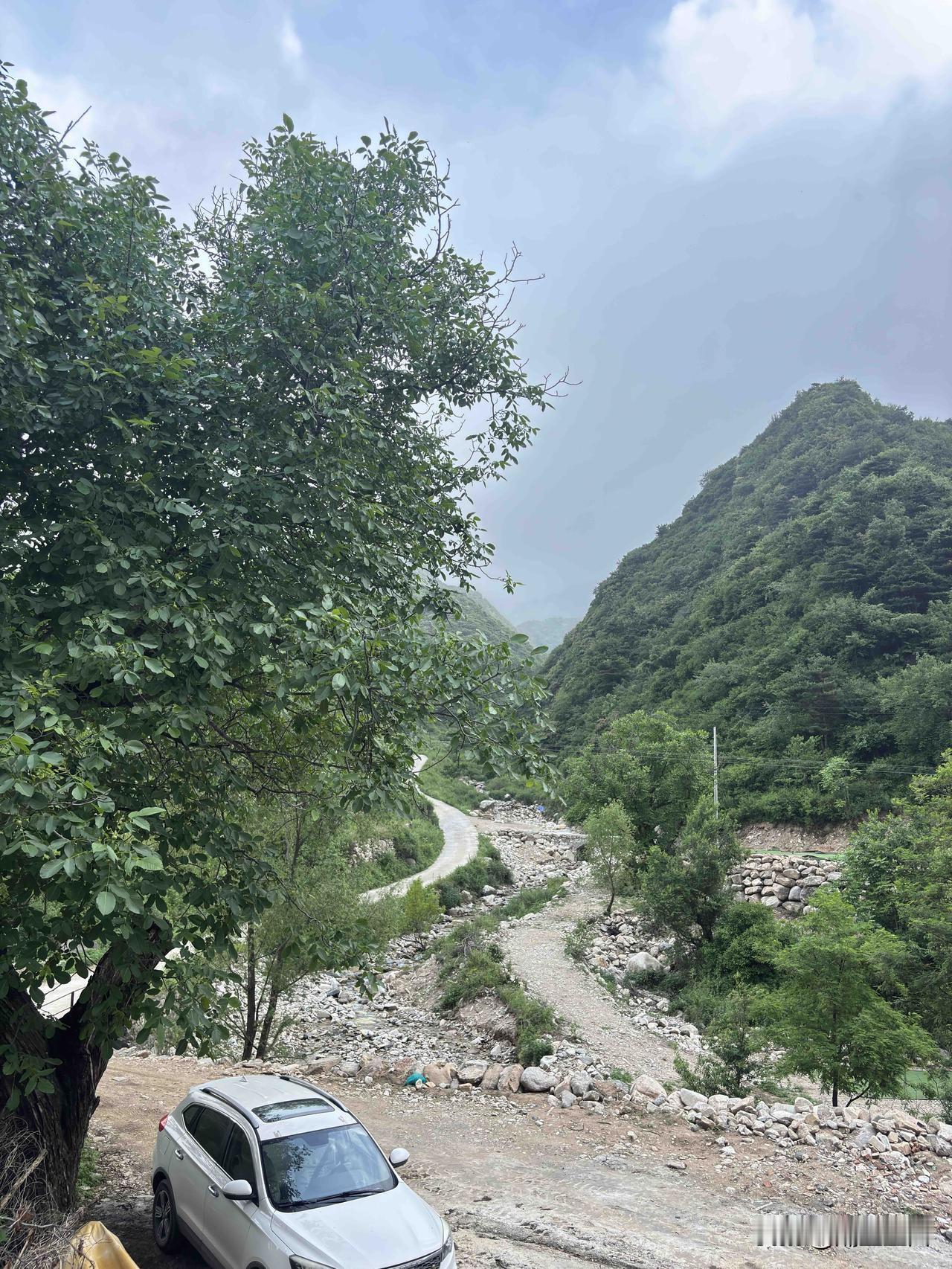 蓝田清峪这条沟，地图上显示叫代北岔，里面有多深呢？还有人居住吗？