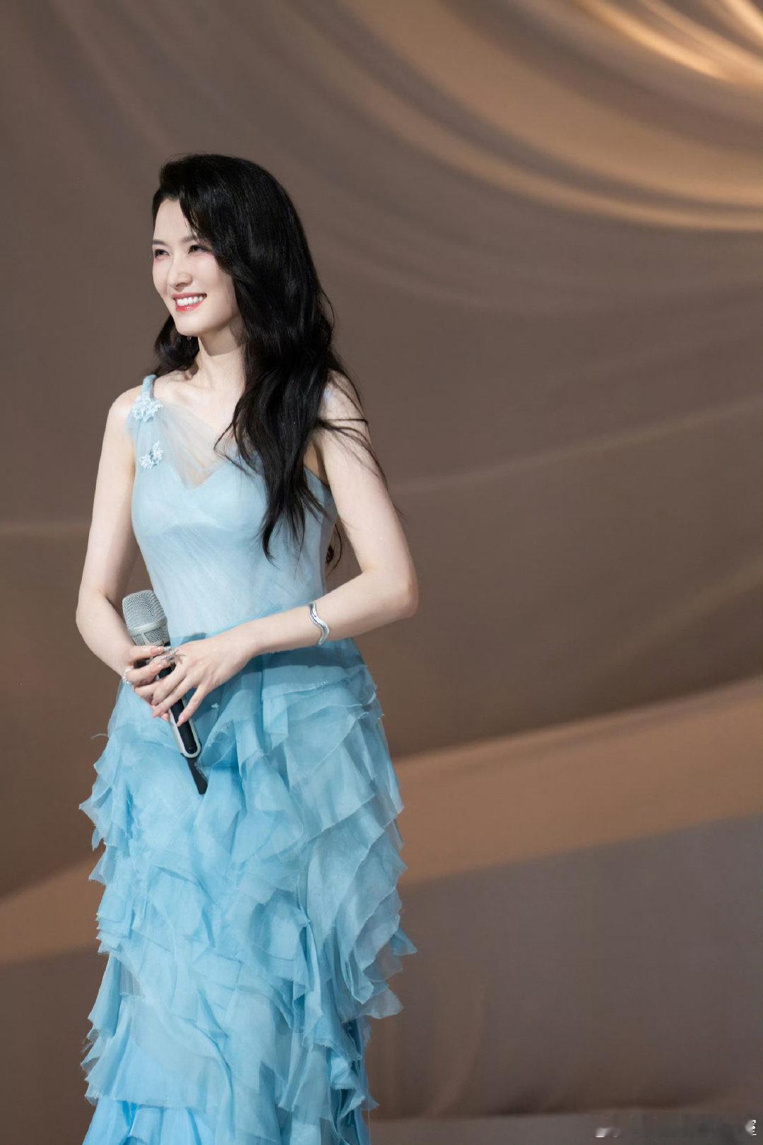 徐洁儿回应王俊凯当送考人乘风2026 王俊凯人真的太好了，多年前仅合作一次，便倾