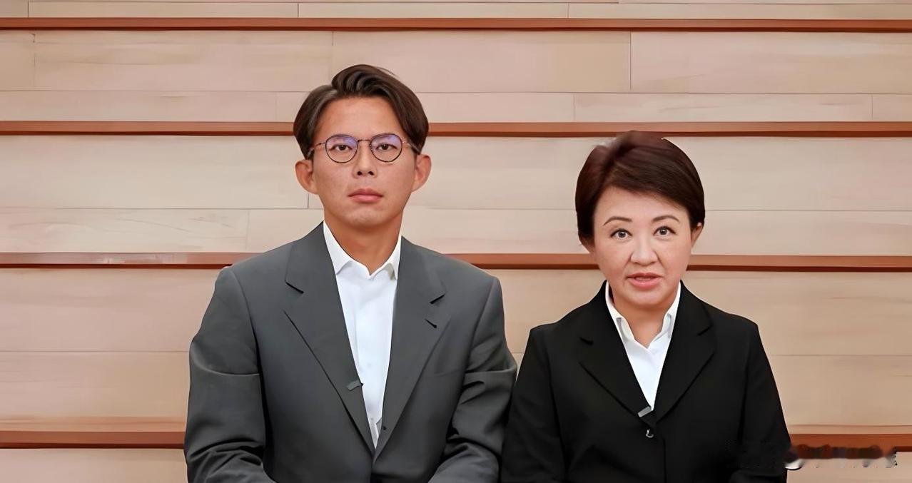 民众党7周年党庆，受邀的为何是卢秀燕而不是郑丽文？
据中评社报道，台湾地区民众党