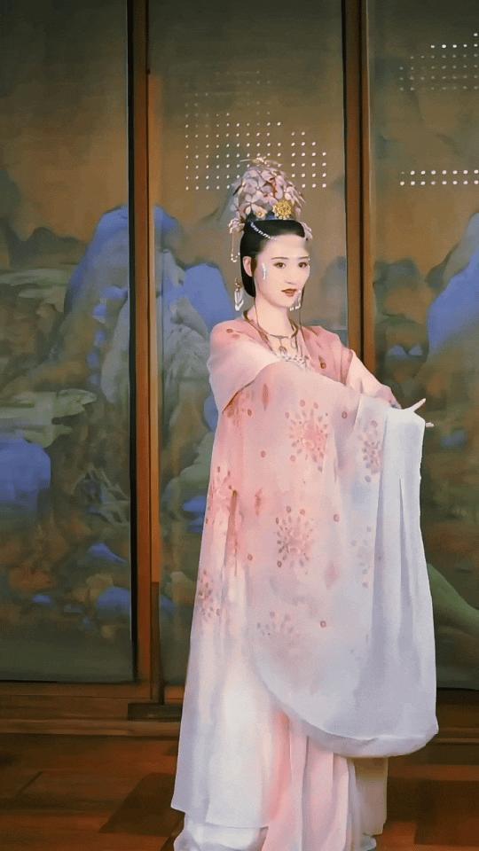 袁冰妍珍珠花钿妆 花冠！珍珠花钿！古典美人！优雅舞蹈！全是细糠！！！