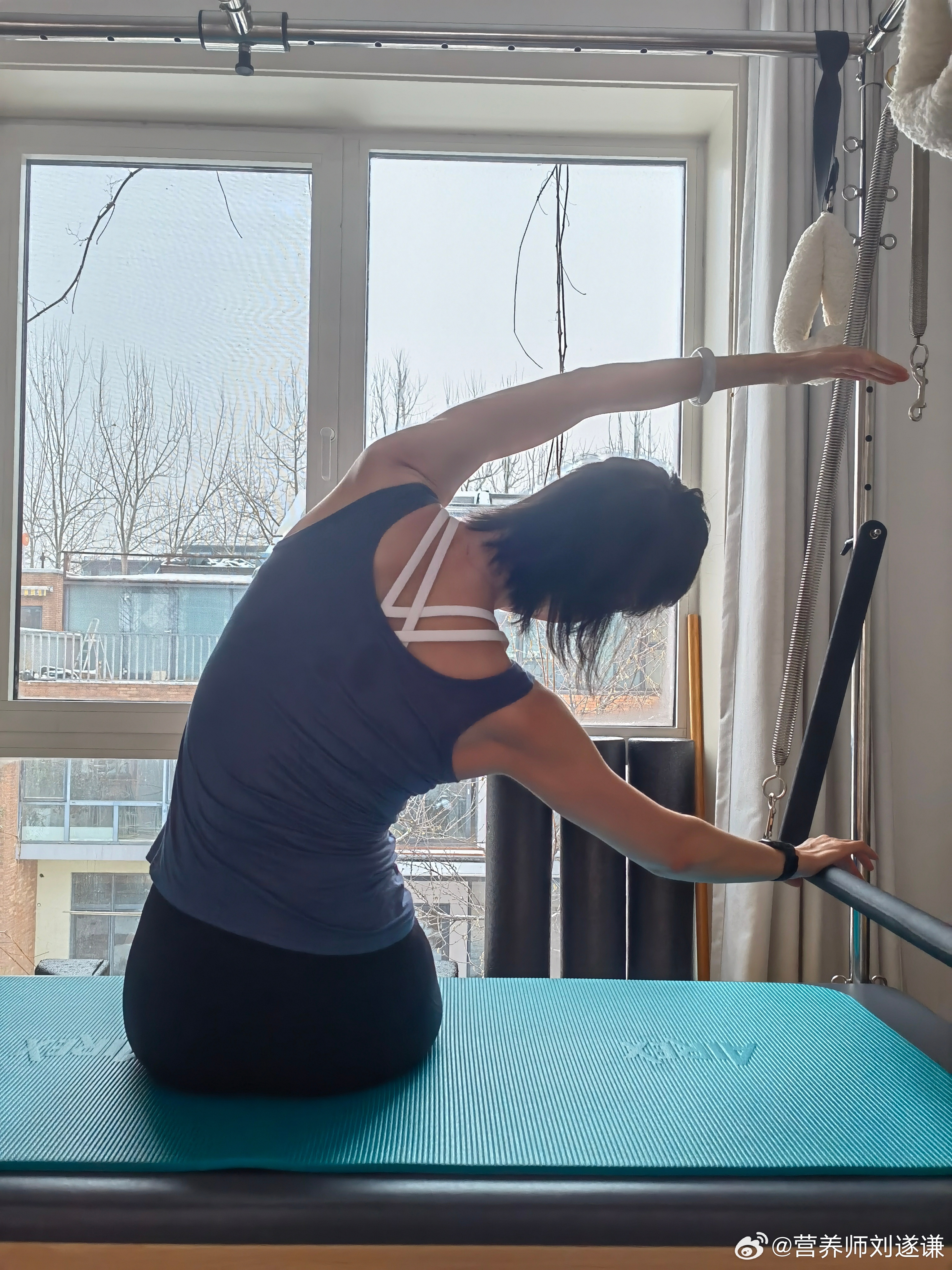 #运动改变命运# 我看到照片的第一个反应：真长……教练说：所以得后退几步看你整个