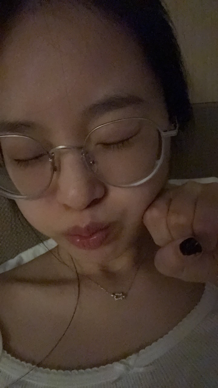 最近羊肉吃多了加上作息规律，气色好好 ​​​