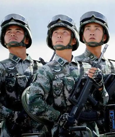 现在最危险的战略信号，其实不是某一个国家挑事，是全世界好像悄悄形成了一种心照不宣