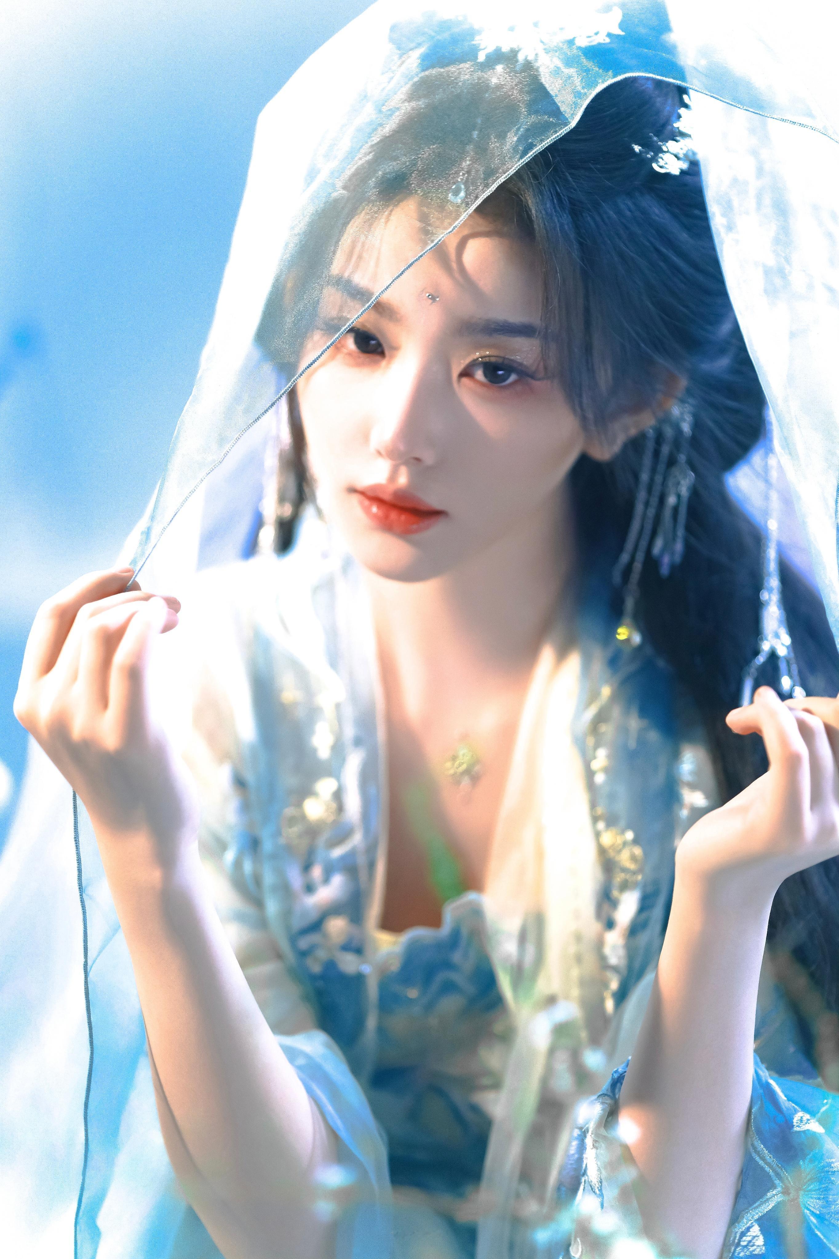 孔雪儿* ​​​