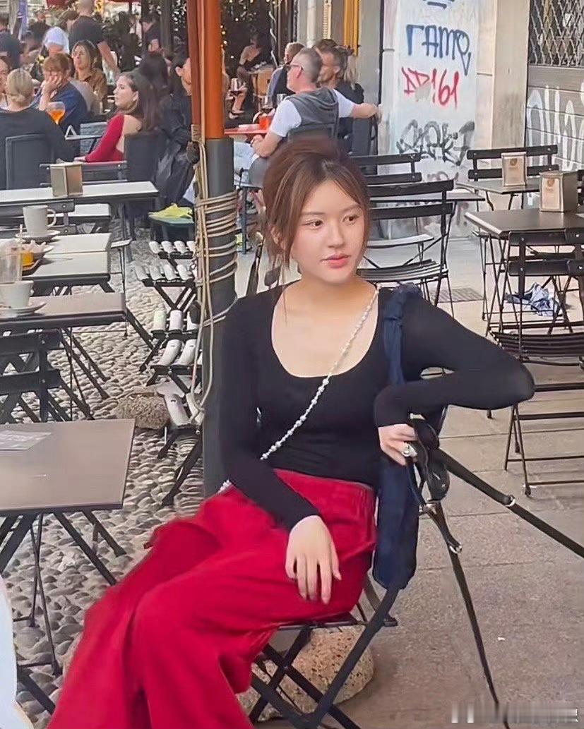 路人视角的赵露思明星很邋遢为什么 ​​​