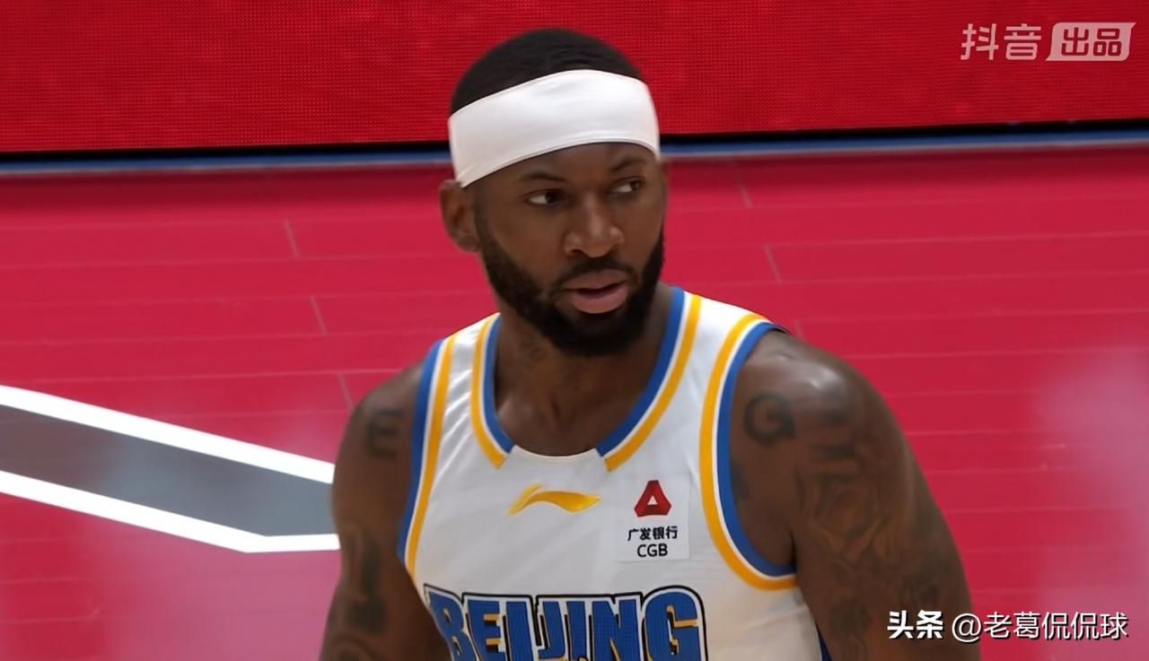 北京北汽外援杰曼真是太敢浪投了！在今天北京北汽客场挑战浙江稠州金租的比赛中，目前