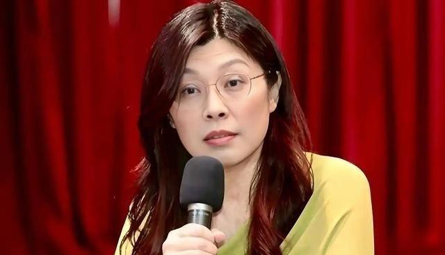 反转来了！前脚民调还把郑丽文按在4%垫底，后脚她转手就把40多国驻台代表请进国民