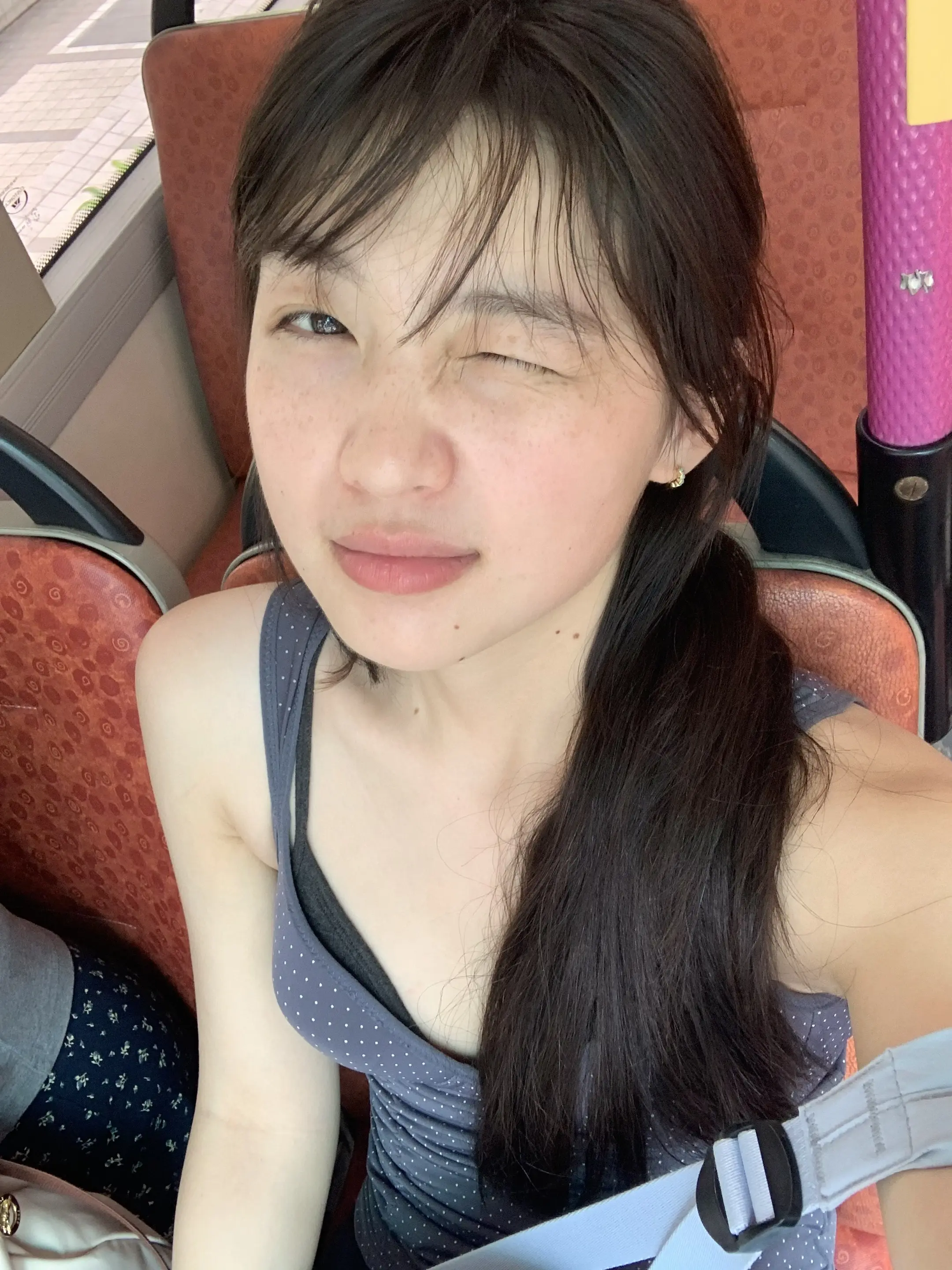 赚了 去植物园遇到了蜥蜴