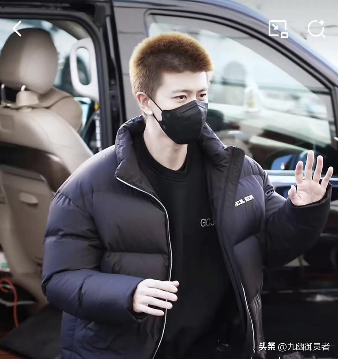 任嘉伦最新路透[祝福][祝福][祝福]
2026年1月10号
任嘉伦崂山品牌上班