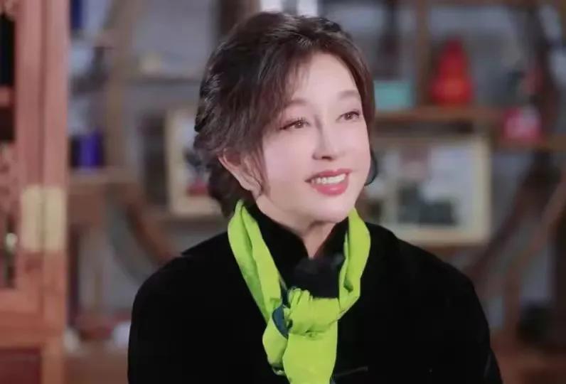 70高龄的刘晓庆遭此非议，实在令人愤慨！她曾经也为中国电影付出的心血有目共睹。从