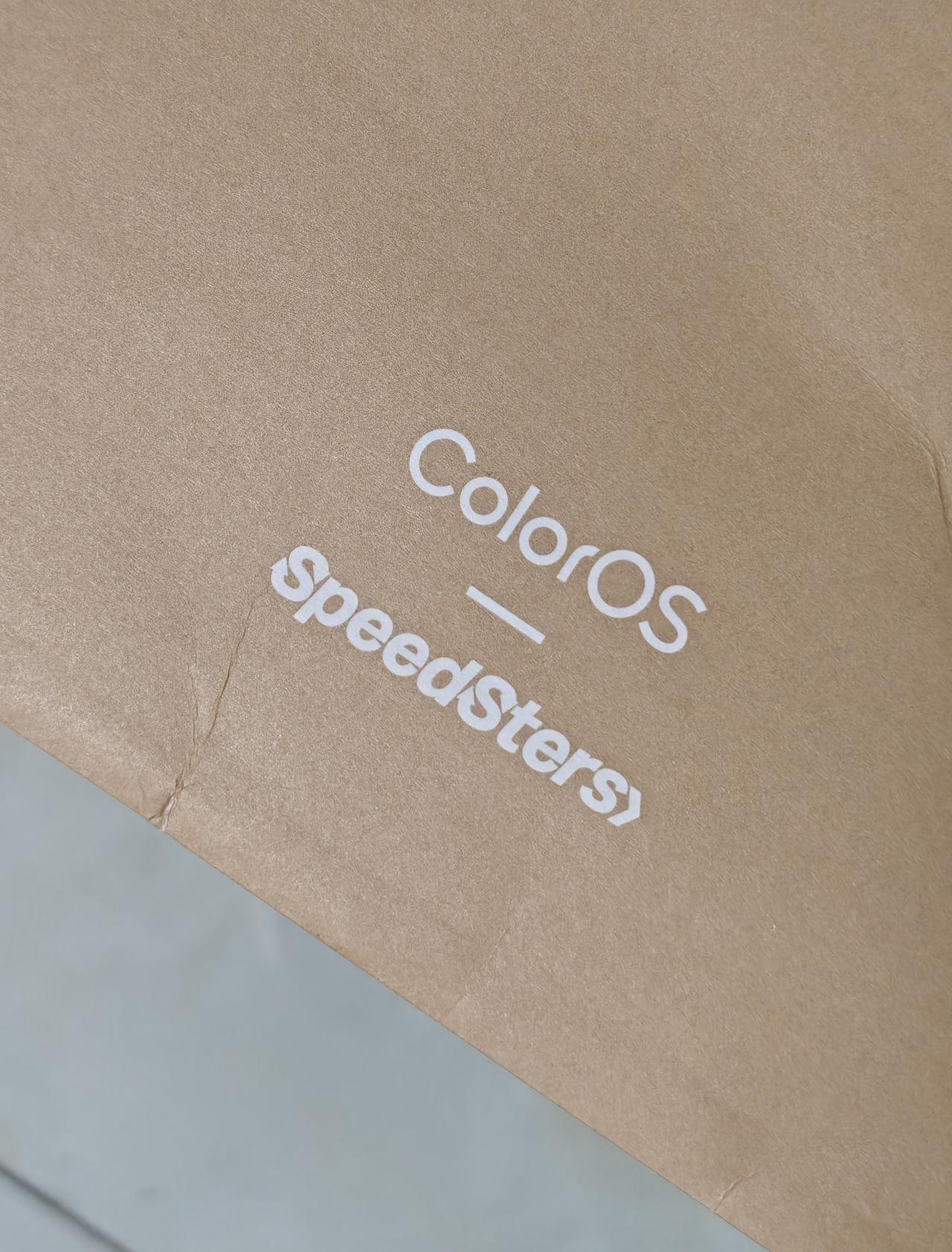 收到了一件「ColorOS x 极速拍档」联名T恤，ColorOS 17 依旧强