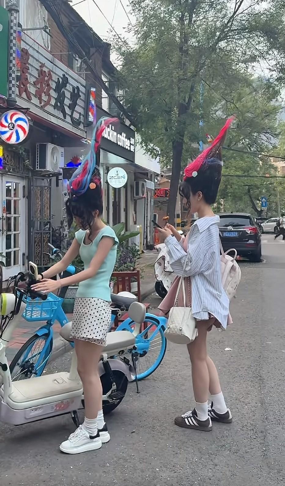 你们欣赏这样的非主流发型吗？