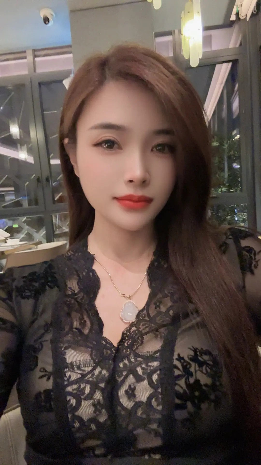 为了碎银几两，每天承载了太多角色，有种无力的破碎感，不想说话，不想笑...