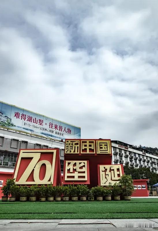 从古到今,哪个朝代不纳粮?
历史上，没有哪个朝代真正做到过“不纳粮”。

最接近