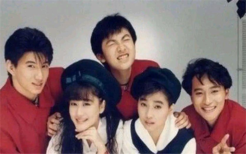 于佳卉真是个让人心疼的例子。她本是含着金汤匙出生的千金大小姐，家庭优渥，接受良好