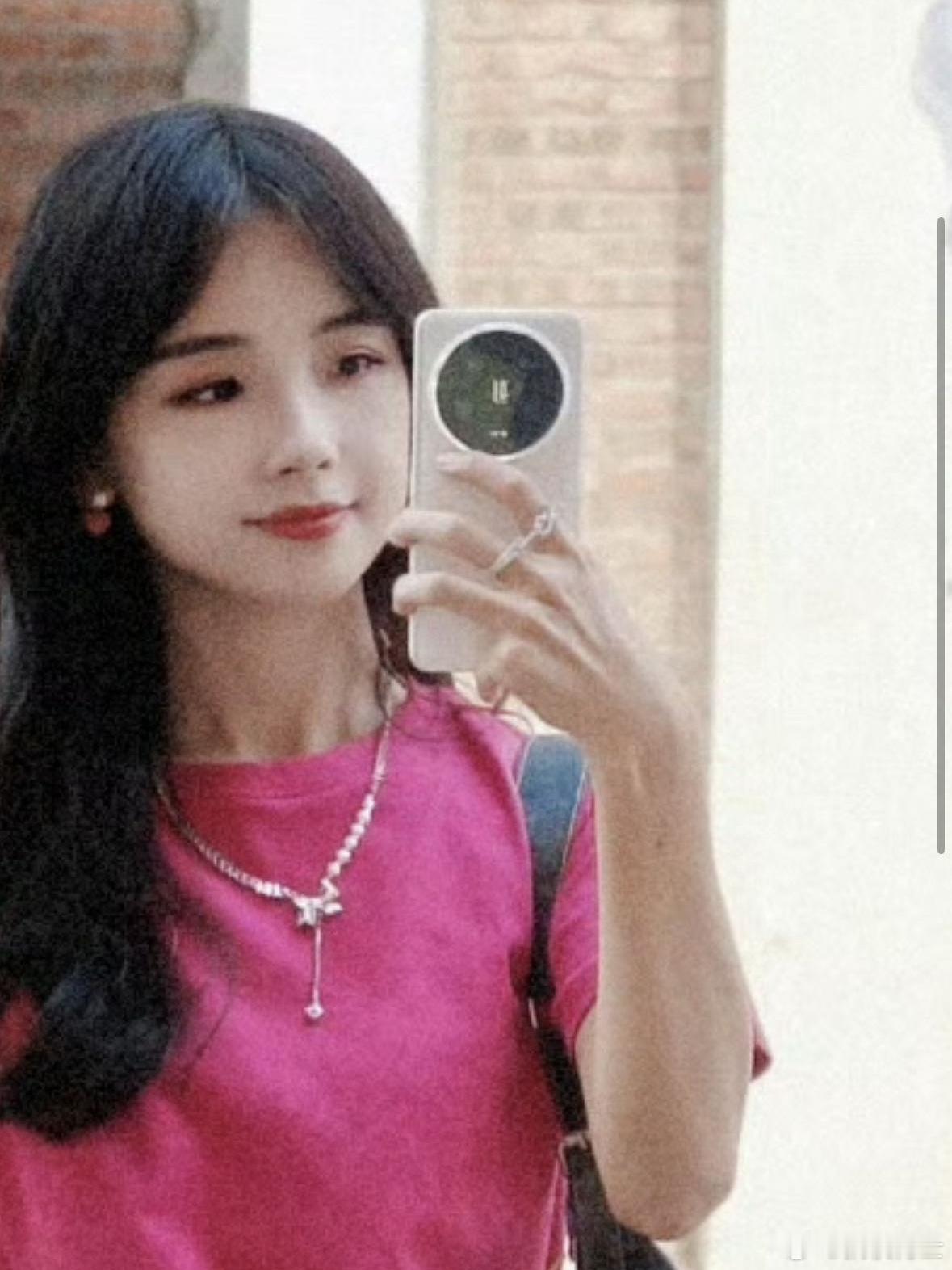 冰冰用冰冰家的手机拍冰冰[doge] ​​​