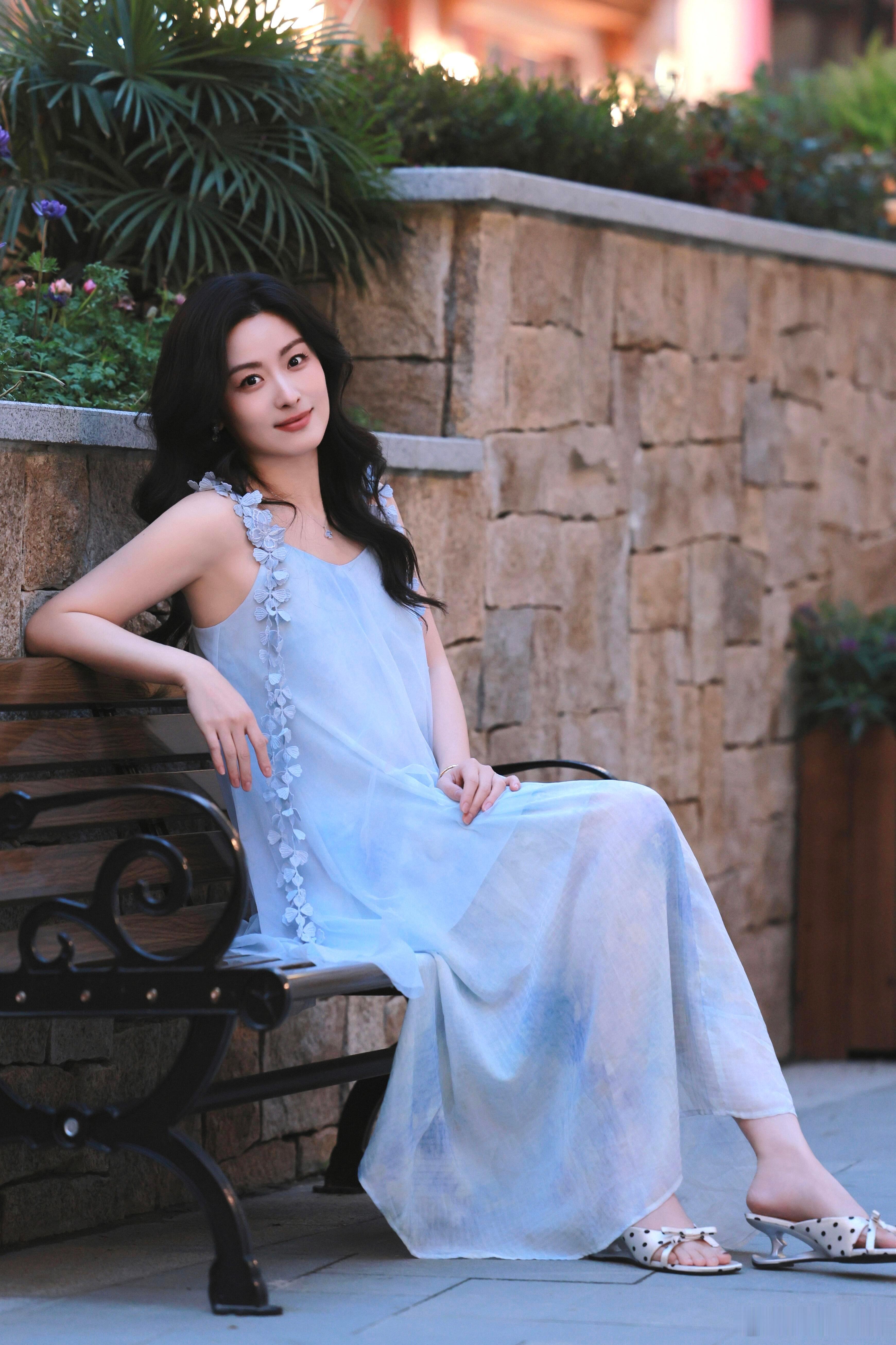 徐百慧夏日穿搭💙🍃 