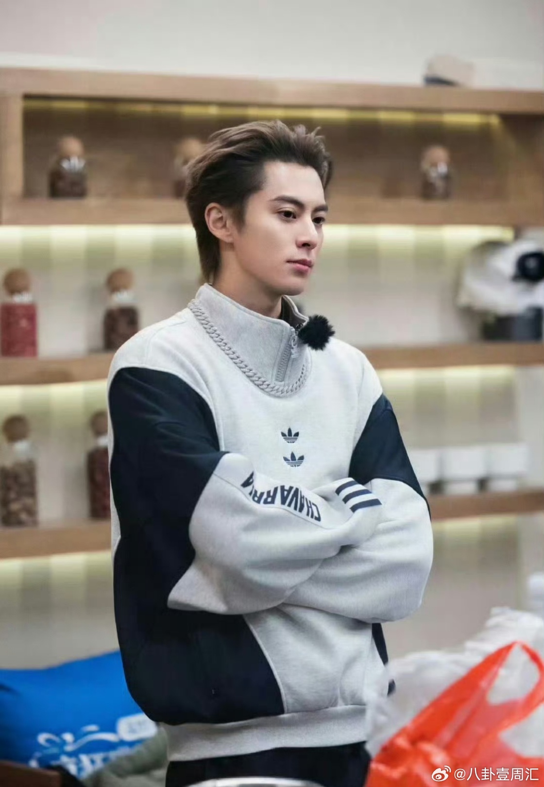 王鹤棣在客栈的成长，完美诠释了“养成系老板”。王鹤棣养成系老板亲爱的客栈