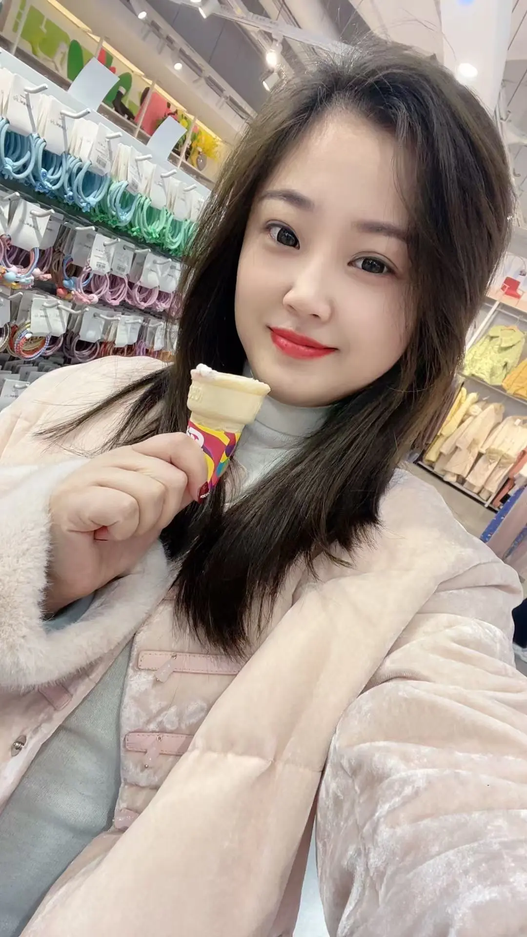 我的目标不是每天都过的快乐,而是能平静的和自己的情绪共处