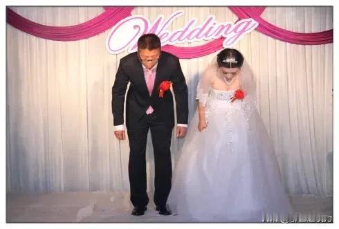 【谢舅父】
相如文君情满腔
琴音暗递诉柔肠
如凭冰语成一双
缘分天定不寻常
花灯