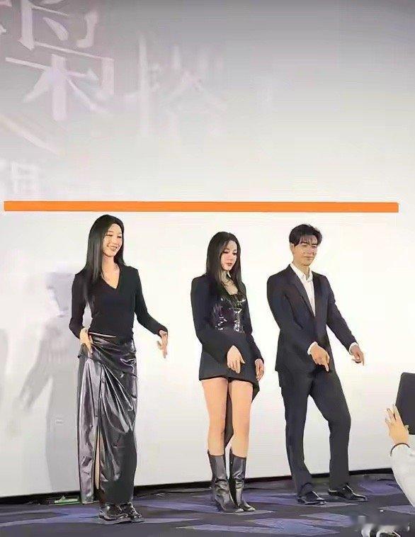 这个角度真是一言难尽。张俪官方身高：170cm迪丽热巴官方身高：169cm陈星旭