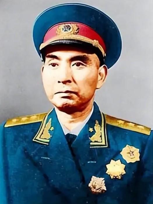 尹先炳，打过长征、闯过抗日、鏖战解放战争、出征抗美援朝，论资历、战功完全够格授衔