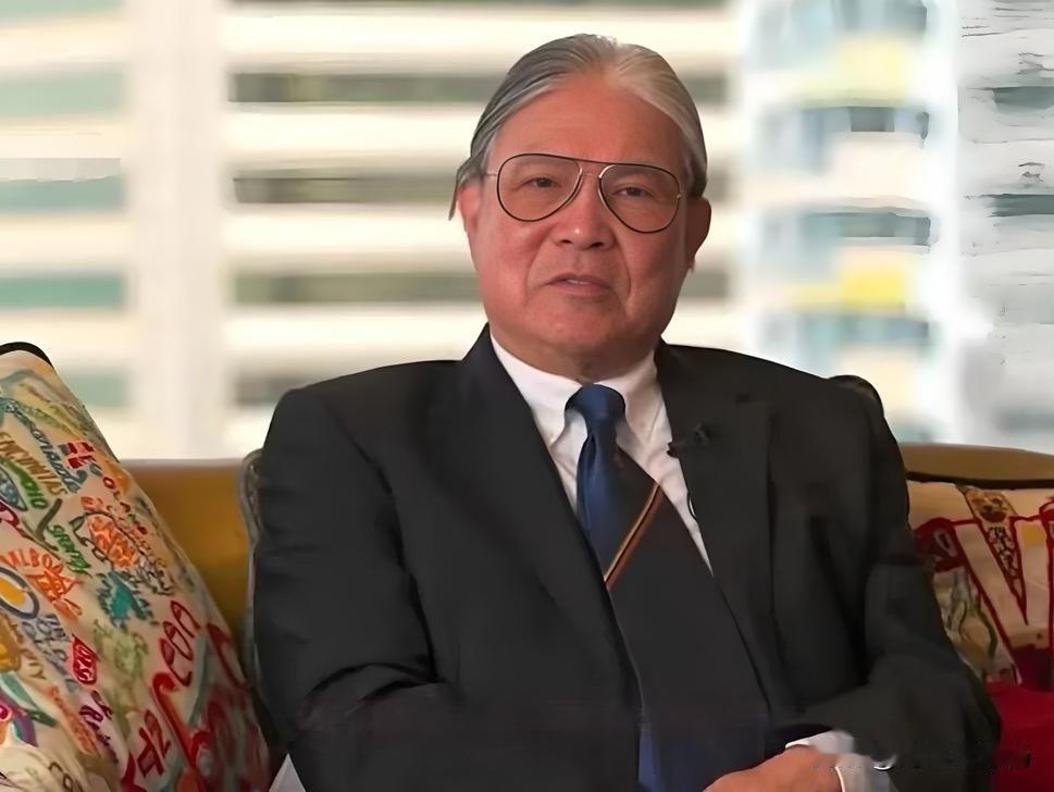 79岁霍震霆的每周